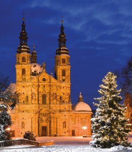 Dom am Winterabend &copy; STB-stock.adobe.com