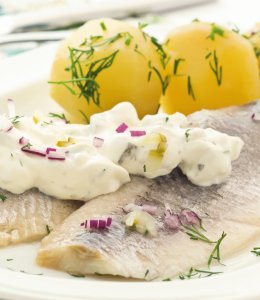 Matjes mit Kartoffeln &copy; HLPhoto - stock.adobe.com